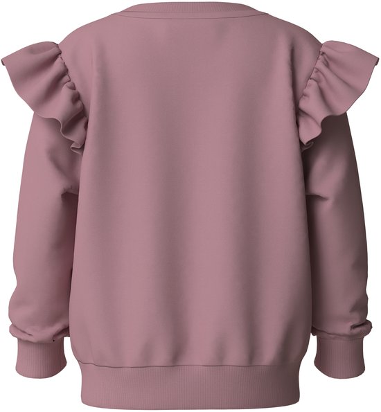 Achterkant van een roze sweater met ruches op de schouders, lange mouwen en een ronde hals.