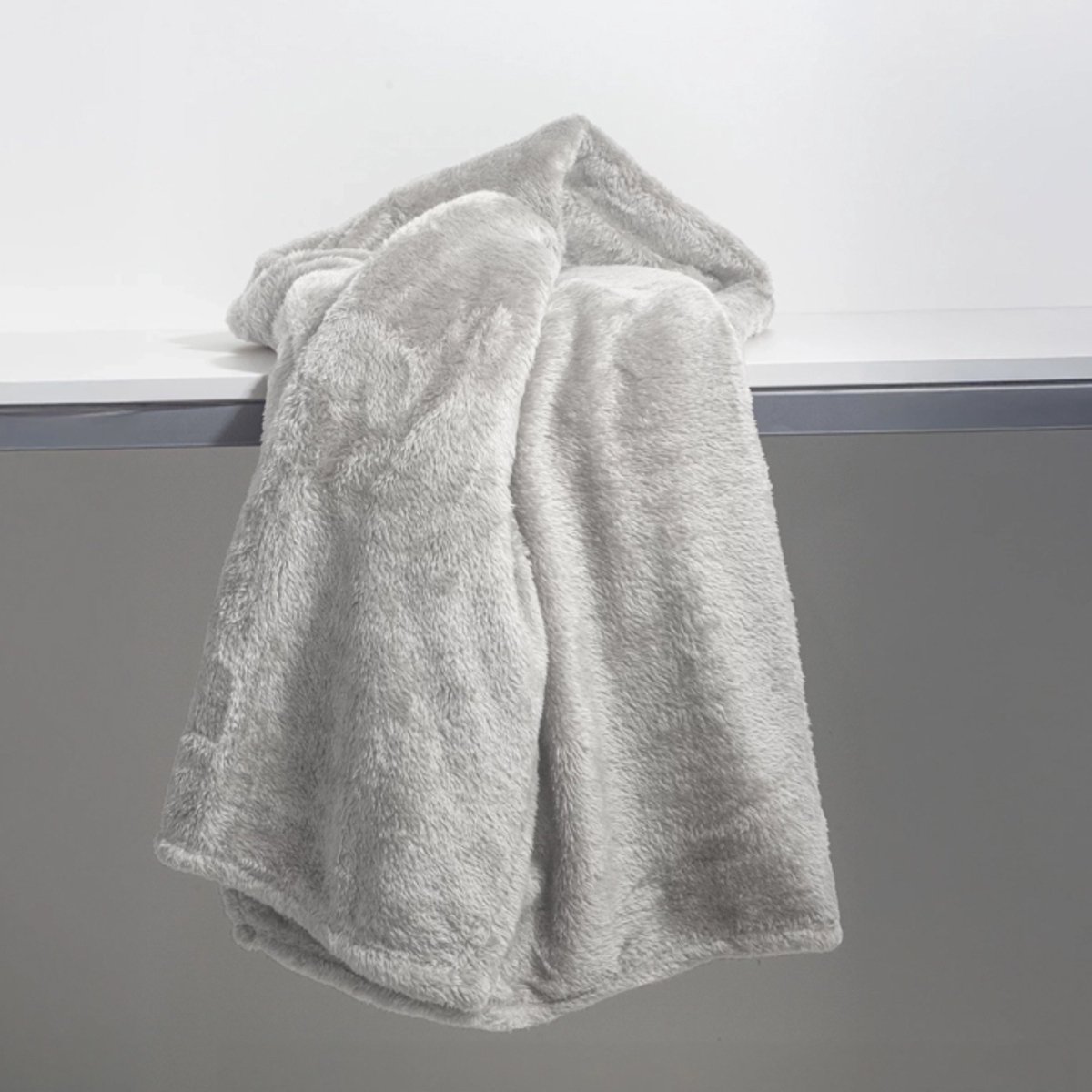 Teddy Fleece Deken Taupe – Zacht, Warm en Stijlvol (150x200 cm)
