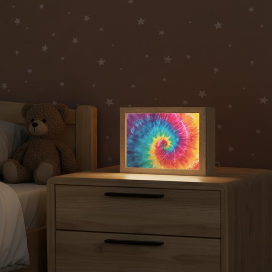 Nachtlampje 20x15 cm - Kinder lampje - Regenboog - Tie dye - Kleurrijk - Blauw - Tafellamp kinderkamer - Slaapkamer lamp - Bedlamp kinderen - Kinderlampje stopcontact - Wandlamp babykamer - Nachtlampjes van OnlyWow — afbeelding 2