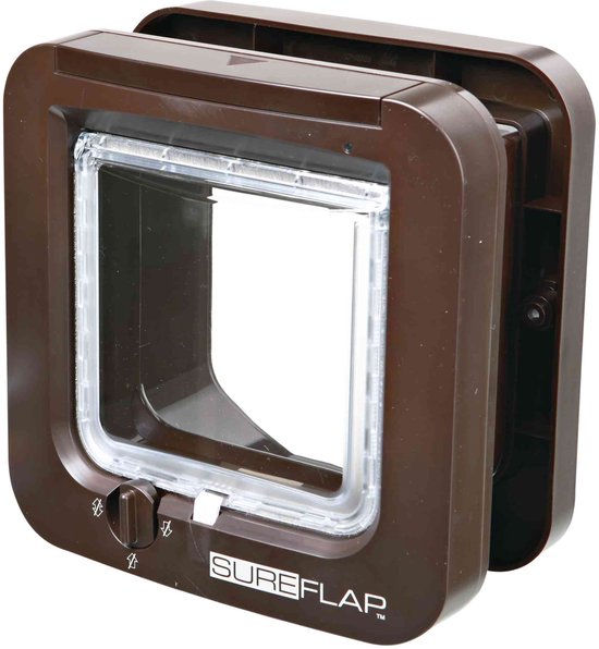 Bruin SureFlap microchip kattenluik met een transparante flapper en een draaiknop.