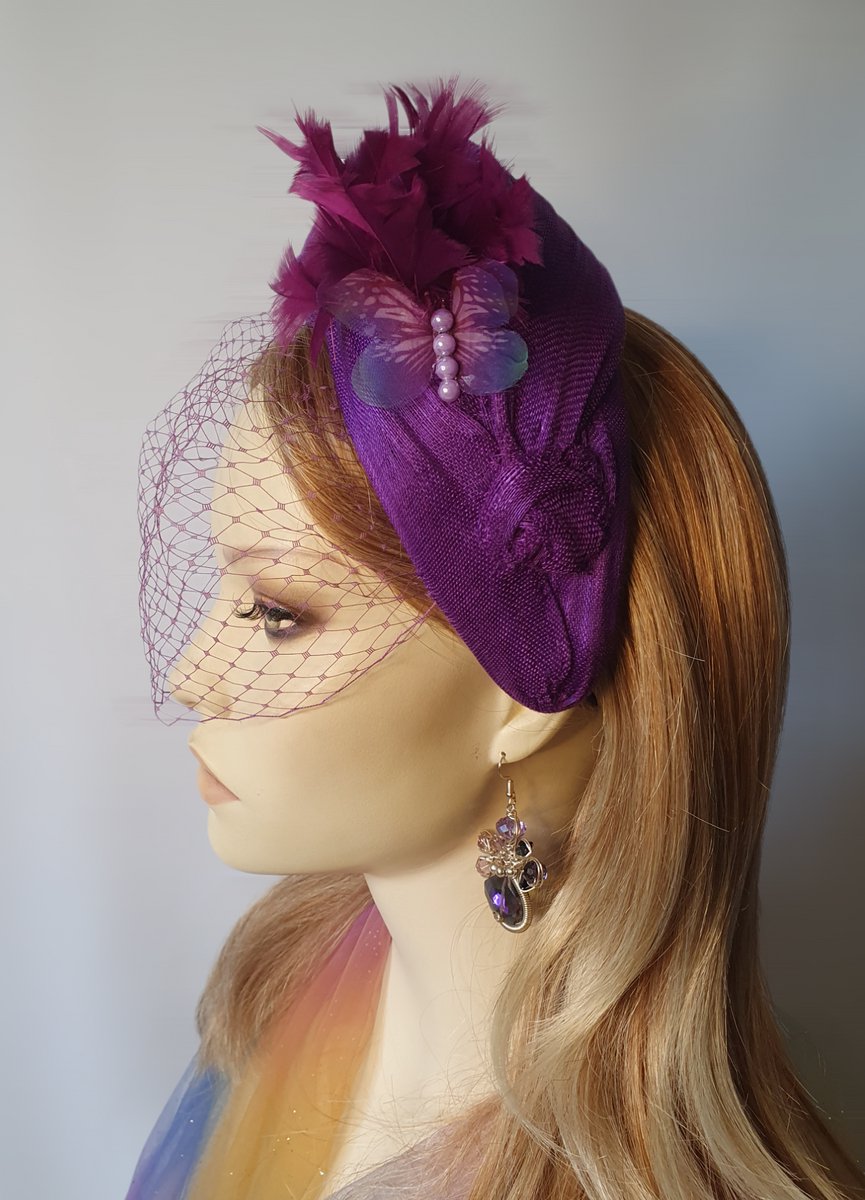 Creaciones Hoofdband Collectie – Hoofdband – Abaca-zijde paars – Sluier en veren – Universele maat – Handgemaakt en Uniek