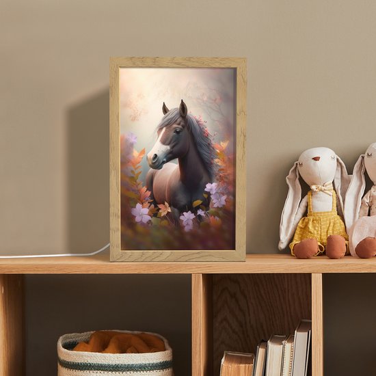 Nachtlampje 20x30 cm - Kinder lamp - Paard - Bloemen - Natuur - Paars - Dieren - Tafellamp kinderkamer - Slaapkamer lamp - Bedlamp kinderen - Kinderlampje stopcontact - Wandlamp babykamer - Nachtlampjes van Merkloos — afbeelding 3