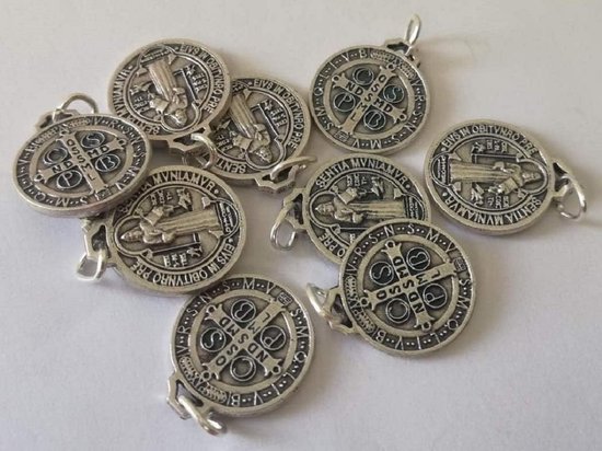 Sint Benedictus Medaille – Verzilverd, 10 Stuks, 1,5 Cm, Made In Italy, Handgemaakt Exorcisme Medaille