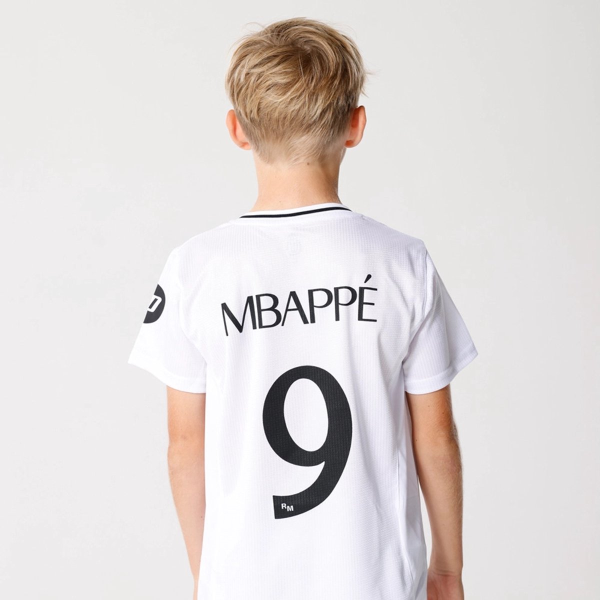 Real Madrid Voetbaltenue Bellingham Thuis - Voetbal Tenue Kinderen - Shirt en Broekje - Jongens en Meisjes -- Maat 128