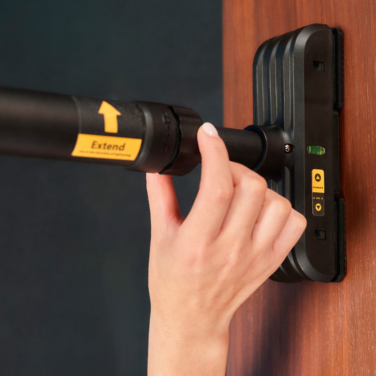 Trex Sport TX-020PB – Pull up Bar Deur – Optrekstang Deurpost – Veiligheidssysteem met Waterpas – Verstelbaar – Telescopisch & Stabiel – 72-110 cm – Max. 200 kg thumbnail 8
