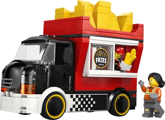 LEGO snackbartruck met poppetjes. Rode truck vol met gouden frietjes, naast een serveerster.