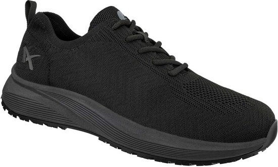 Zwarte gebreide sneaker met vetersluiting en logo op de zijkant.