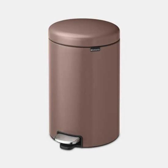 Bruine Brabantia NewIcon prullenbak met een metalen trapper.