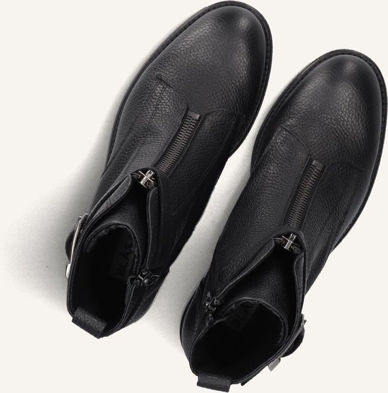 Bottines noires avec fermeture éclair sur le devant et boucle sur le côté. Cuir texturé.