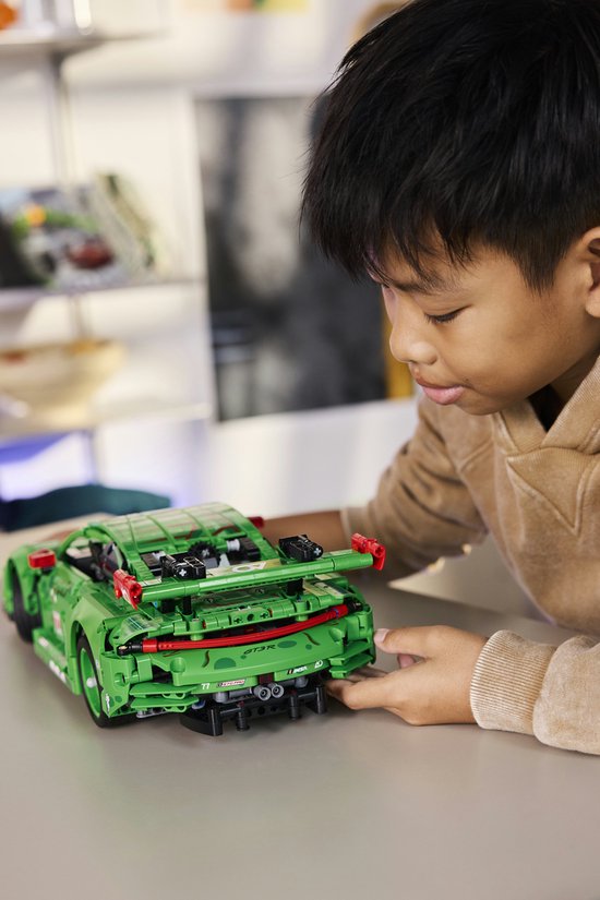 Technic Racing Purple LEGO - Technic 42224 - Porsche 911 GT3 R - Racing Auto | bol