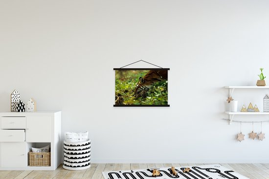 Tigresse avec petit dans la forêt affiche textielposter lattes noir 60x40 cm