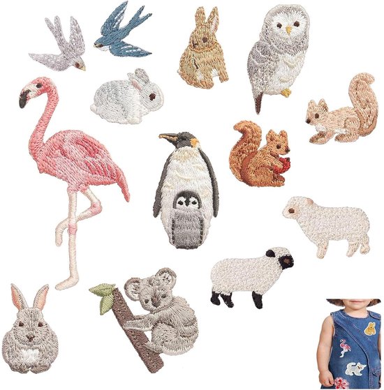Een collectie geborduurde dierenpatches: flamingo, vogels, konijnen, uil, pinguïn met jong, eekhoorns, koala, schapen.