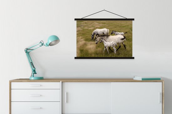 Posterhanger incl. Poster 90x60 cm - Schoolplaat - Paarden - Veulen - Dieren - Textielposter - Zwarte latten