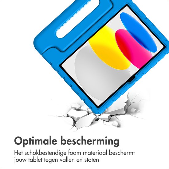 Blauw tablet hoesje met handvat, vallend op een gebarsten ondergrond. "Optimale bescherming" staat geschreven.