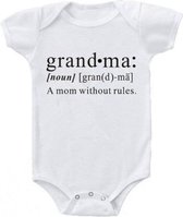 Baby romper – ‘Grandma – A mom without rules’ – rompertje wit – zwangerschapsaankondiging cadeau oma
