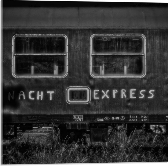 Acrylglas - ''Nacht Express'' Treinwagon (zwart/wit) - 50x50cm Foto op Acrylglas (Met Ophangsysteem)