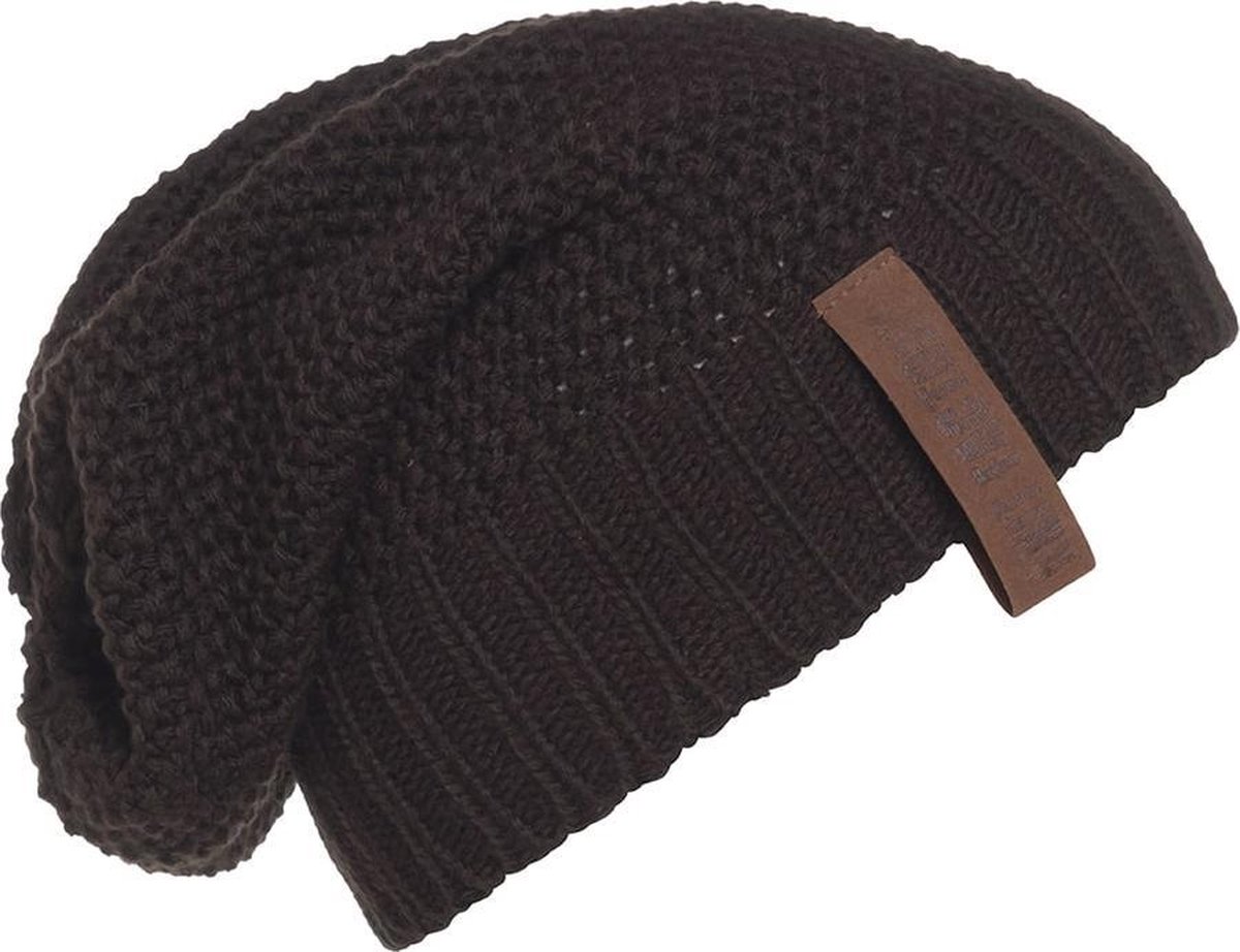 Knit Factory Coco Gebreide Muts Heren & Dames - Sloppy Beanie hat - Donkerbruin - Warme Wintermuts - Unisex - One Size