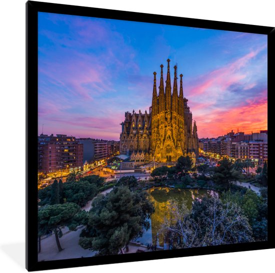 Fotolijst incl. Poster - Zonsondergang achter de Sagrada Familia in Spanje - 40x40 cm - Posterlijst