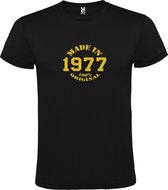 Zwart T-Shirt met “Made in 1977 / 100% Original “ Afbeelding Goud Size M