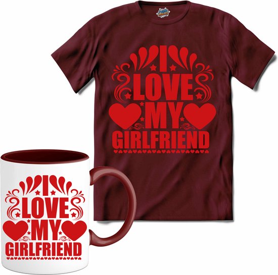 I Love My Girlfriend | Valentijn - Valentijnsdag - Cadeau - Kado - T-Shirt met mok - Unisex - Burgundy - Maat S