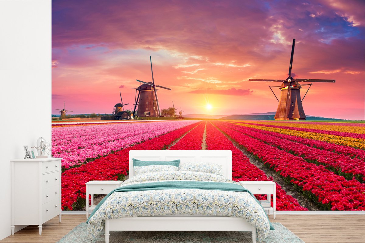Behang - Fotobehang Bloemen - Windmolen - Tulpen - Zonsondergang - Roze - Breedte 390 cm x hoogte 260 cm