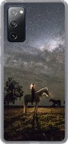 Geschikt voor Samsung Galaxy S20 FE hoesje - Paard - Vrouw - Sterrenhemel - Siliconen Telefoonhoesje