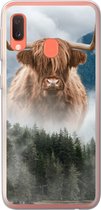 Geschikt voor Samsung Galaxy A20e hoesje - Schotse hooglander - Koeien - Mist - Siliconen Telefoonhoesje