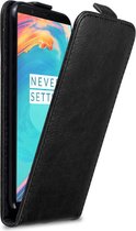 Cadorabo Hoesje voor OnePlus 5T in ZWARTE NACHT - Beschermhoes in flip design Case Cover met magnetische sluiting