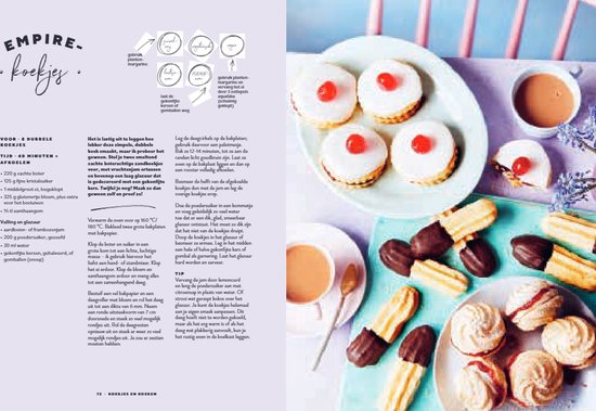 Glutenvrije koekjes en gebakjes geserveerd op een tafel met thee en koffie