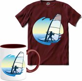 Windzeilen Met Zeiler | Wind zeilen - Boot - Zeilboot - T-Shirt met mok - Unisex - Burgundy - Maat XL