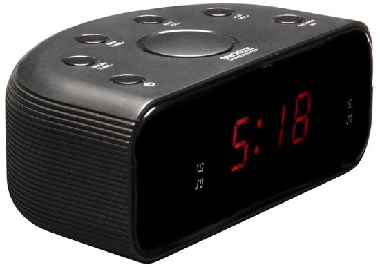 Zwarte wekkerradio met rode digitale tijdsaanduiding 5:18.