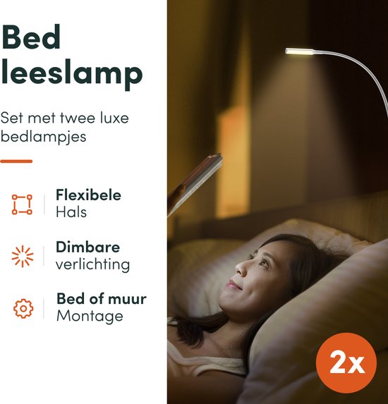 Vrouw leest in bed met flexibele, dimbare leeslamp.