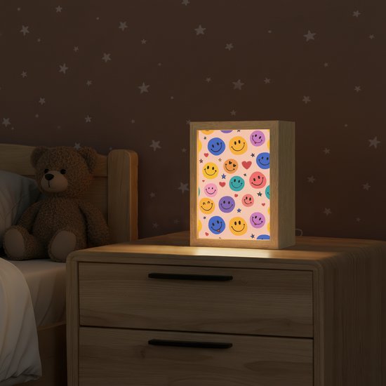 Nachtlampje 15x20 cm - Kinder lampje - Smileys - Kleurrijk - Hartjes - Tafellamp kinderkamer - Slaapkamer lamp - Bedlamp kinderen - Kinderlampje stopcontact - Wandlamp babykamer - Nachtlampjes van Merkloos — afbeelding 2