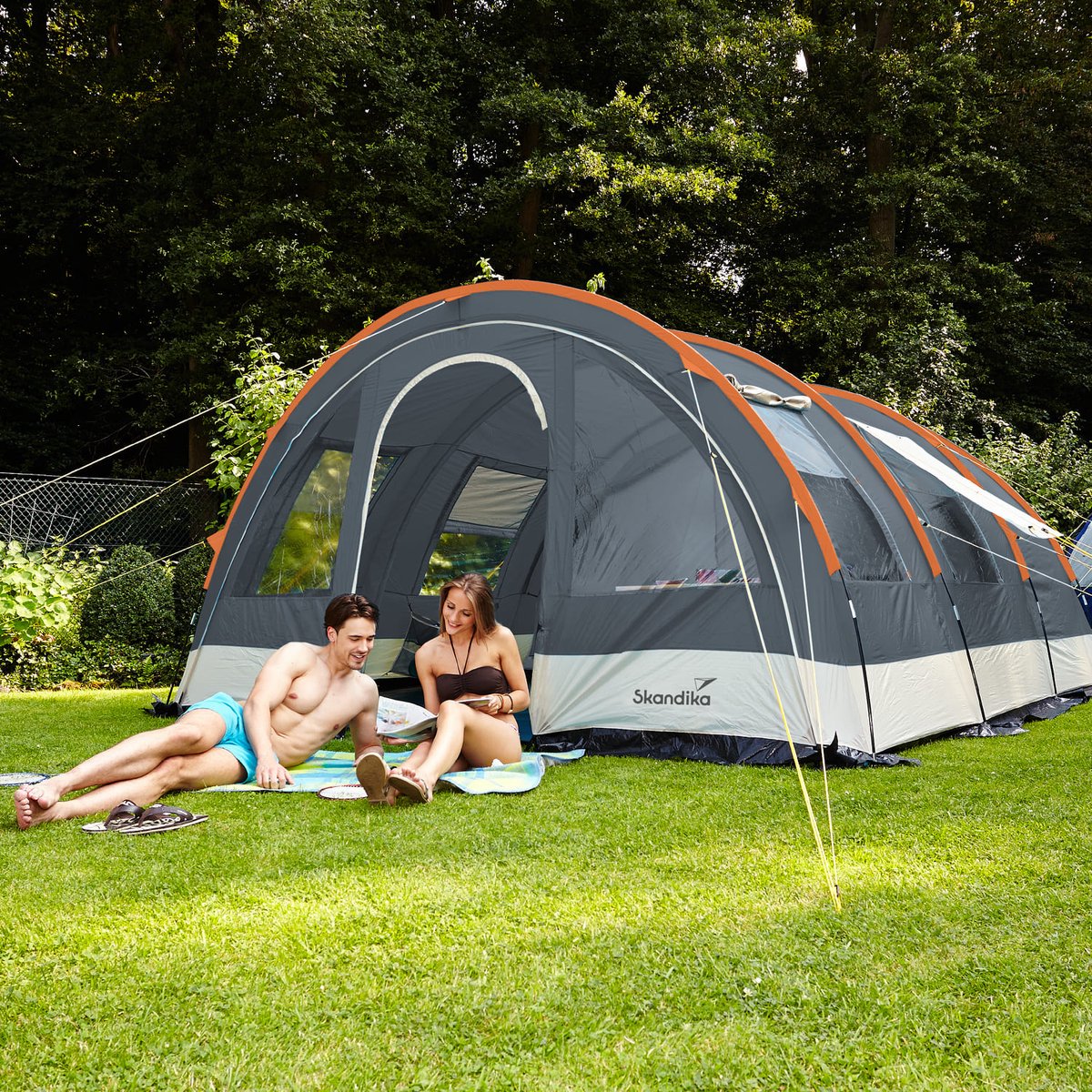 Skandika Helsinki Tent – Tenten – Familietent - Campingtent – Voor 6 personen – Tunneltent – 215 cm stahoogte - Muggengaas – 2 slaapcabines – 525 x 410 x 215 cm (L x B x H) - 5000 mm waterkolom – Outdoor, Camping, Tuin – Kamperen – grijs/oranje – foto 7
