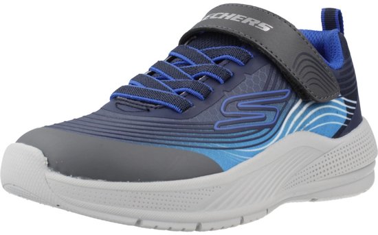 Blauwe Skechers sneaker met grijze klittenbandsluiting en elastische veters. Met blauwe en witte golvende lijnen op de zijkant.