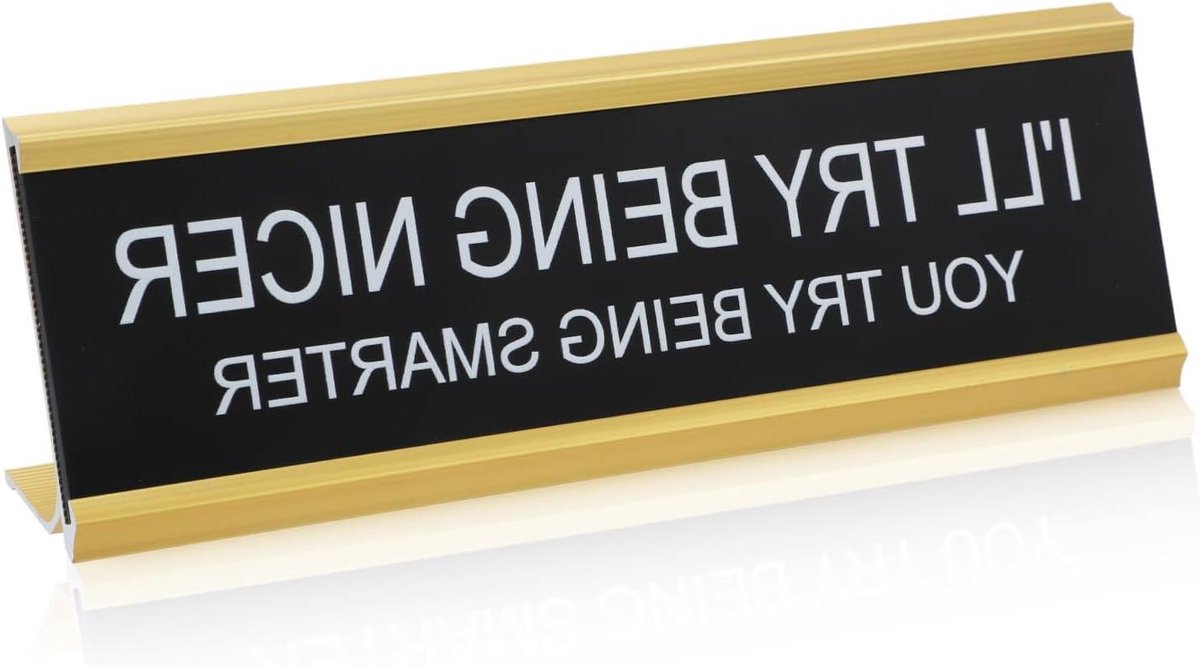 EGoods - Grappige naamplaatje bureau plaque cadeau voor collega baas leraar met gouden lijst - humor kantoordecoratie met flair