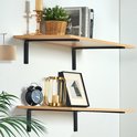 Twee houten planken gemonteerd met matzwarte L-vormige plankdragers.