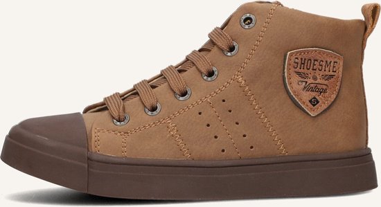 Cognackleurige veterboot met patch op de zijkant en bruine zool.
