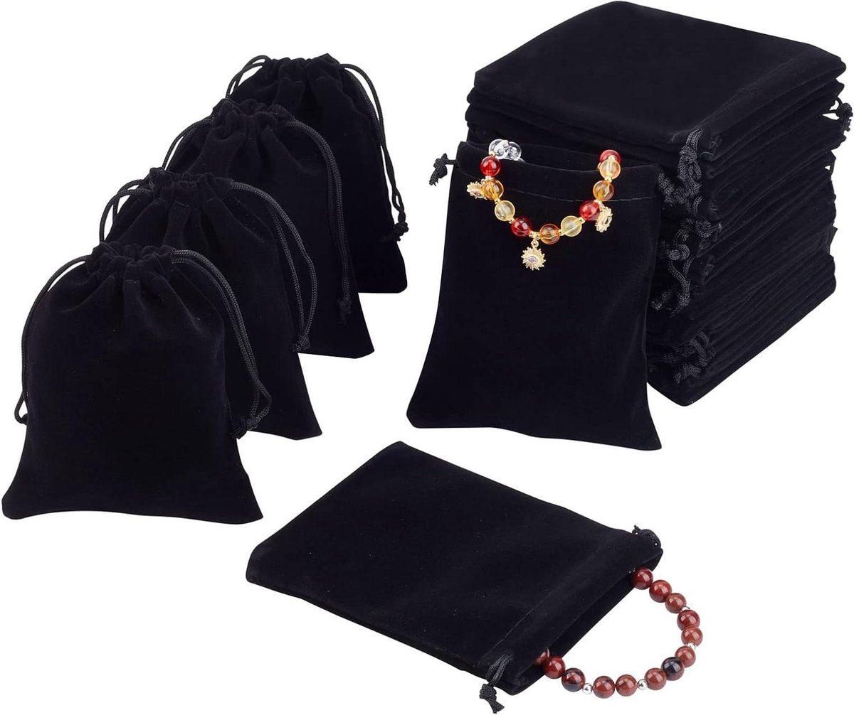 Fluwelen zakjes voor sieraden in zwart - Set van 50 stuks - Rechthoekig koord zakjes - Afmeting 12 x 10 cm.