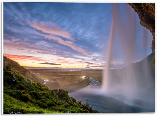 PVC Schuimplaat - Waterval in het Prachtige Landschap - 40x30 cm Foto op PVC Schuimplaat (Met Ophangsysteem)