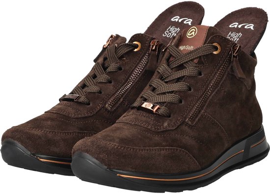 Bruine suède veterschoenen met ritsen aan de zijkant en koperkleurige details.