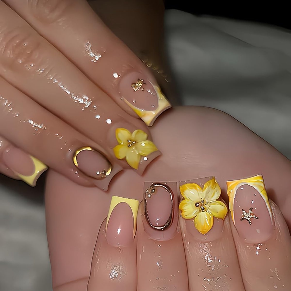 kort, vierkant, geel, French 3D, bloemen, zeester, schelp, parels, goud aura design, press on nails, gele tips, bloem zoete zomer INS kunstmatige acryl nepnagels