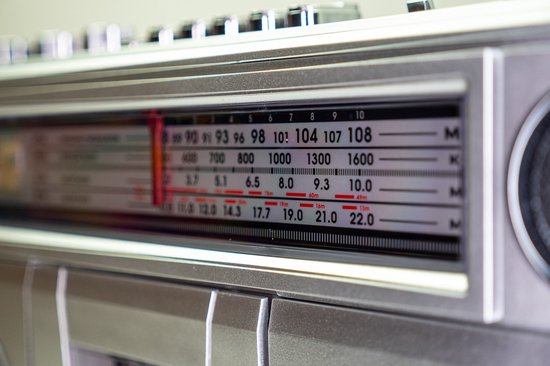 Studio 57 Ghettoblaster - Boombox Met Bluetooth - Cassette En Radio - Zilver - Opnamefunctie - 15 Watt — afbeelding 3