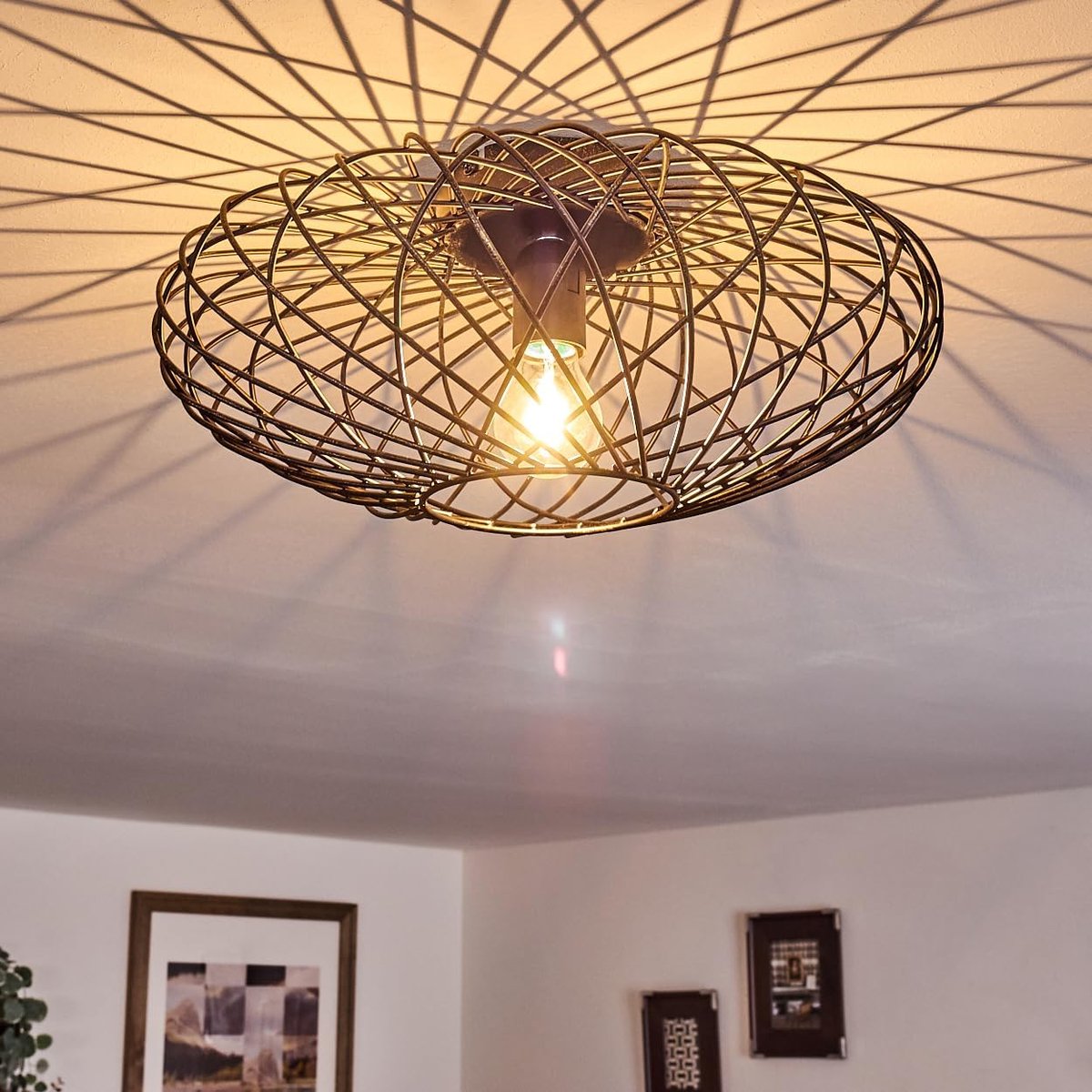 Plafondlamp Wemude, metalen plafondlamp in zwart/goud, 1-lamp, 1 x E27-fitting, modern licht in retro/vintage design met raster- en lichteffect aan het plafond,zonder gloeilampen