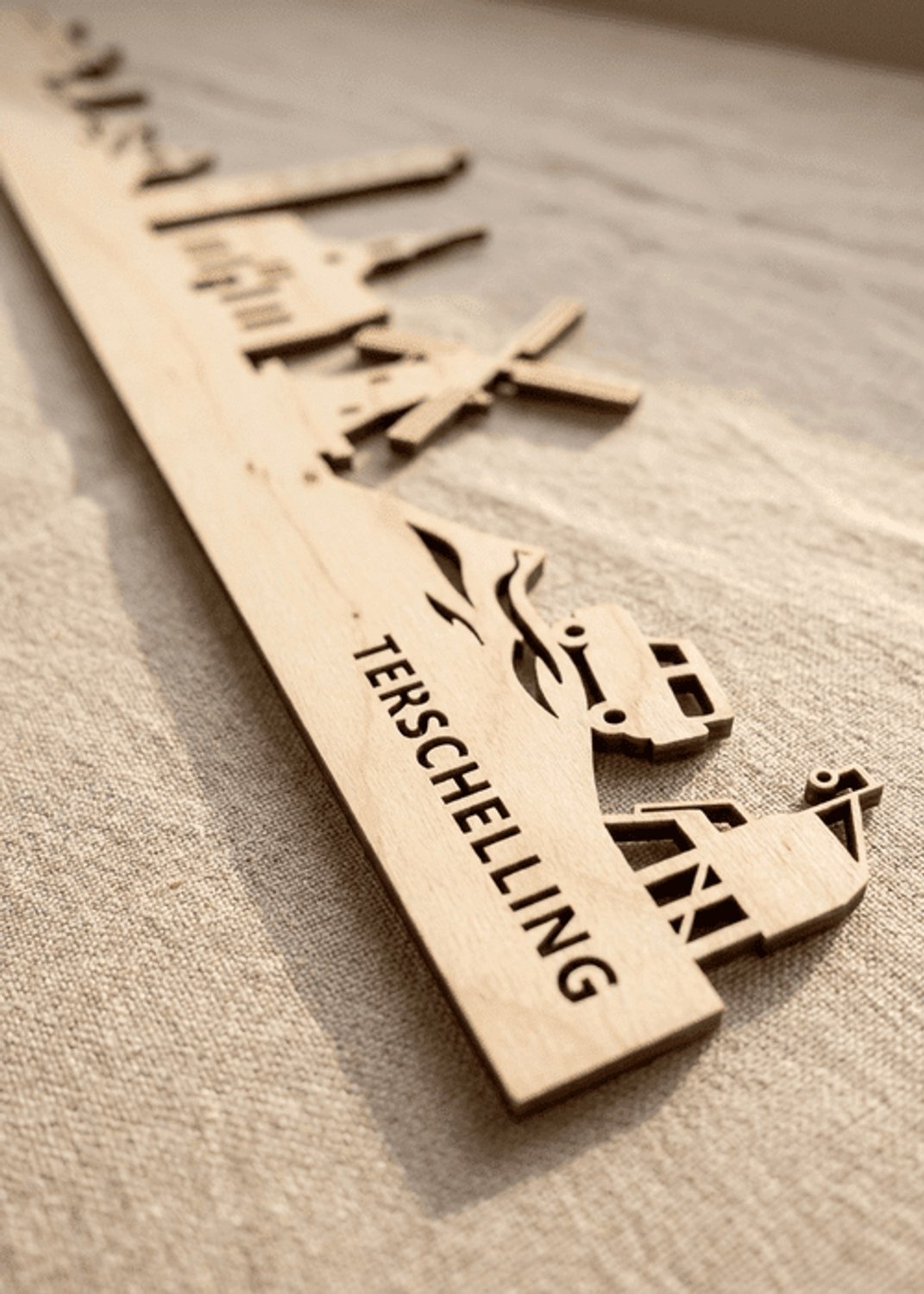 Houten Skyline Terschelling | Wanddecoratie voor aan de muur | Berken | 100 x 19 cm