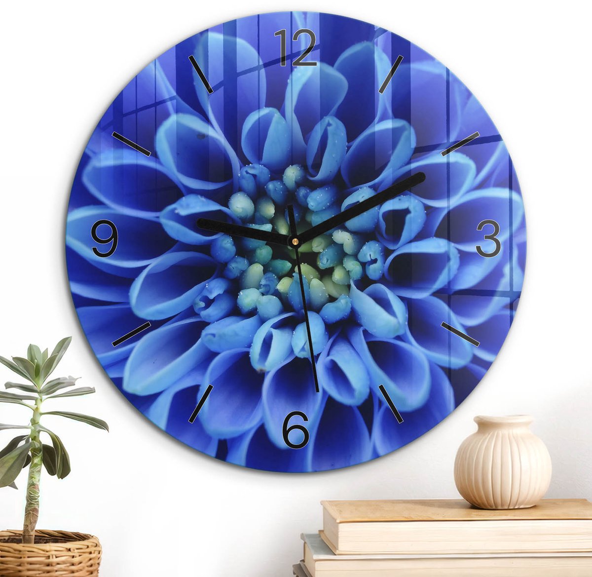 ArtPrintCave Blauw Glazen Klok - Wandklok 30 cm - Muurklok Rond - Blauwe Bloem Stille Wandklok - Natuur Wandklok Keuken - Zwarte Klokwijzers