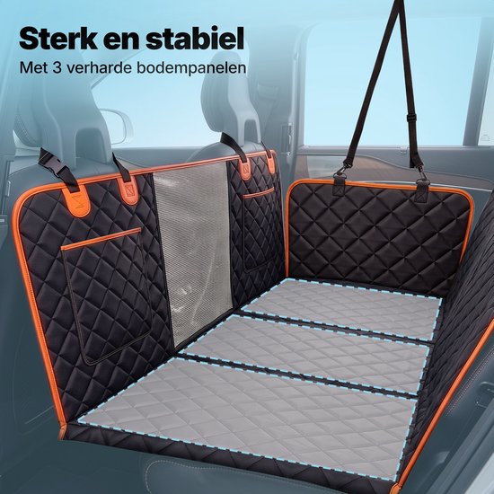 Couverture pour chien noire avec bordure orange, installée sur la banquette arrière d'une voiture. Zones grises marquées indiquent des panneaux de sol renforcés.