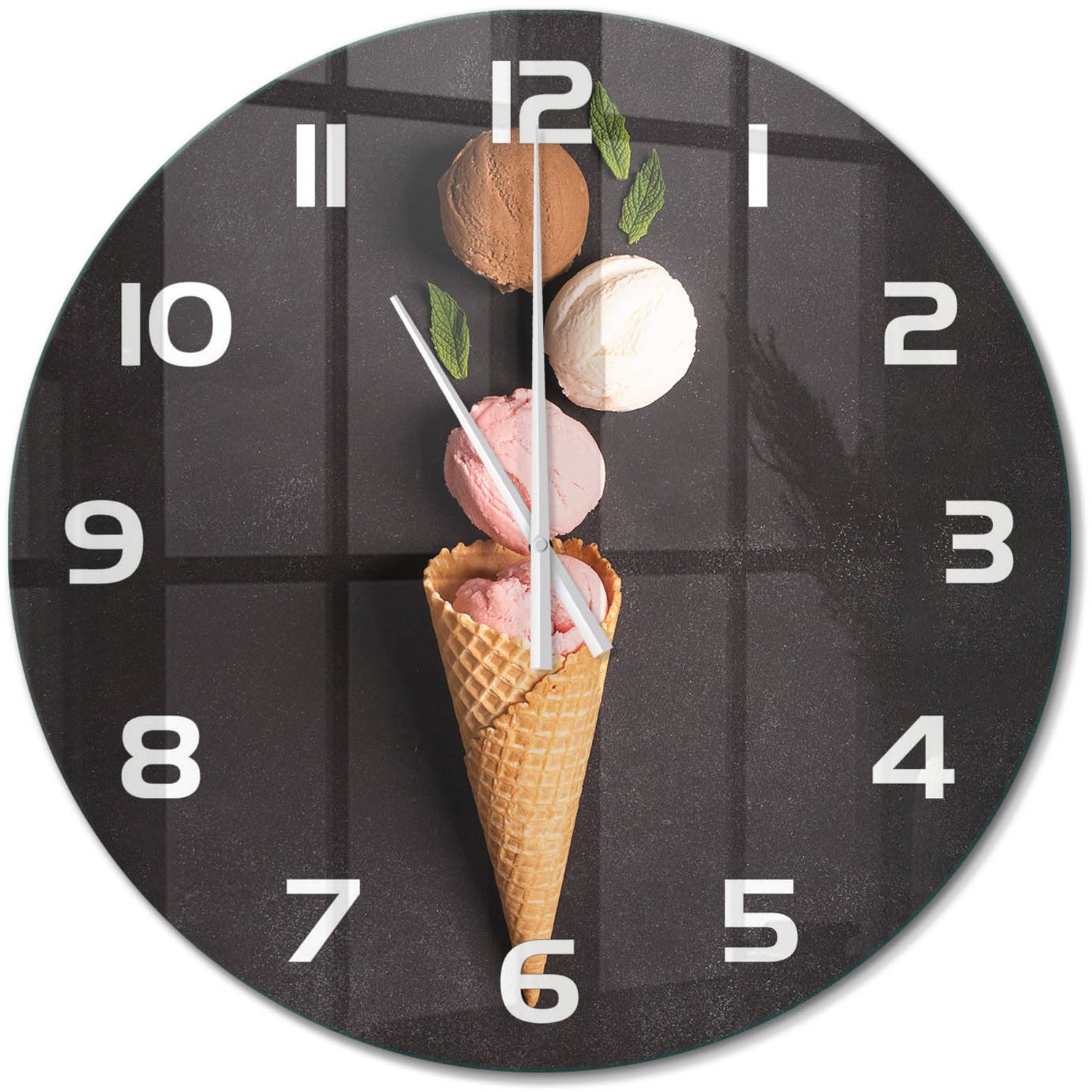 TULUP Wandklok - IJs in een wafelhoorntje Wandklok Glas Decoratie - fi60 cm - Zwart Gekleurde Glazen Klok - Witte handen - Ronde Klok - Klok Glas Met Opdruk - Moderne Wandklok Glas