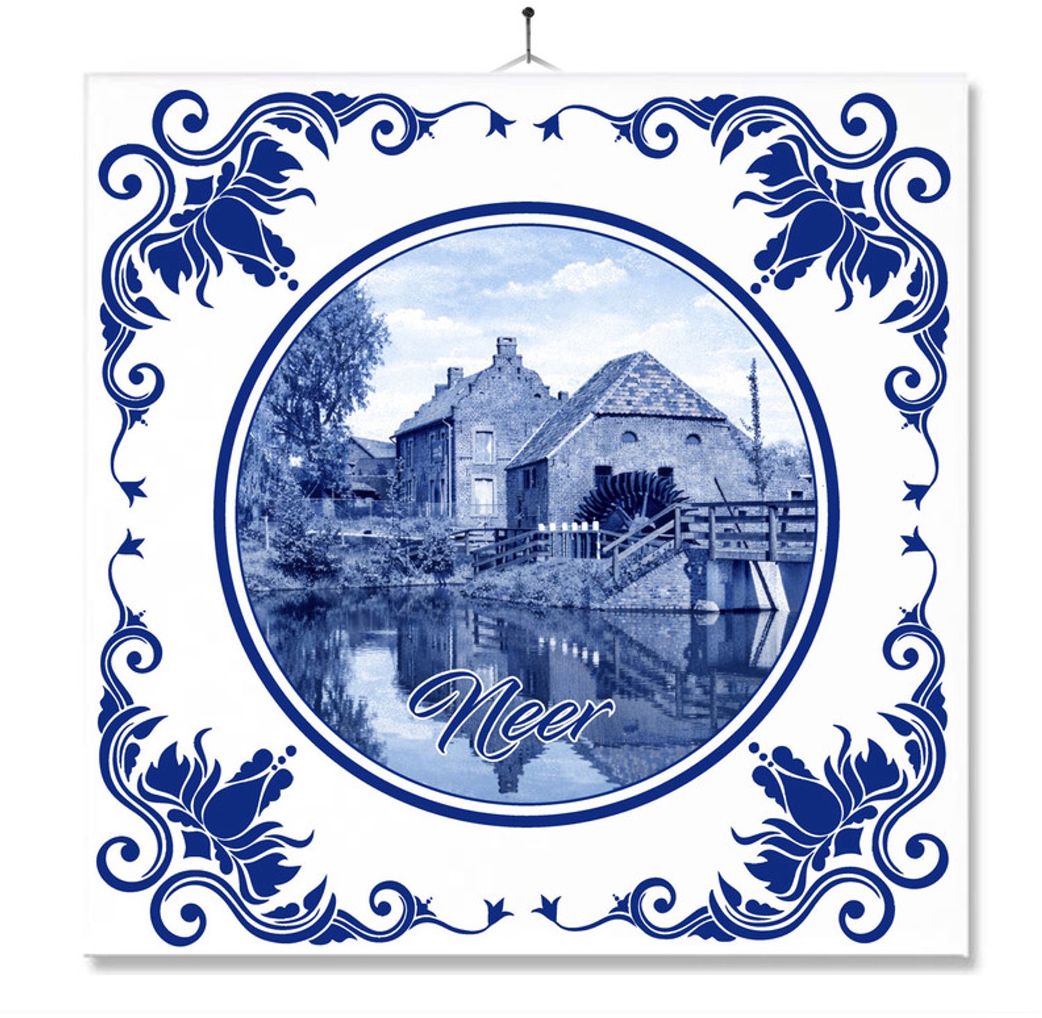 MC Living Tegel Met Opdruk | Neer | Delft Blauw | Cadeau | Inclusief Geschenkdoos | Standaard | Ophangsysteem Ontwerp 1