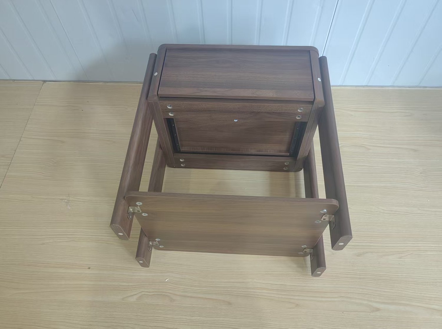 MIVRAY Nachtkastje - Bijzettafel Met Lade en Open Onderplank - Voor Slaapkamer en Woonkamer - Walnootkleur - Verpakking 66x48x14 cm